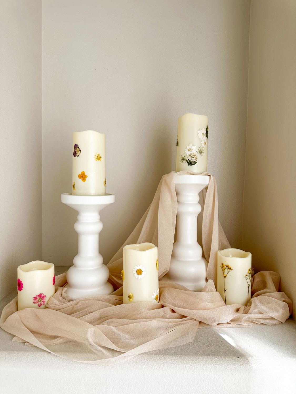 How to Make Dried Flower Candles with Decoupage Glue