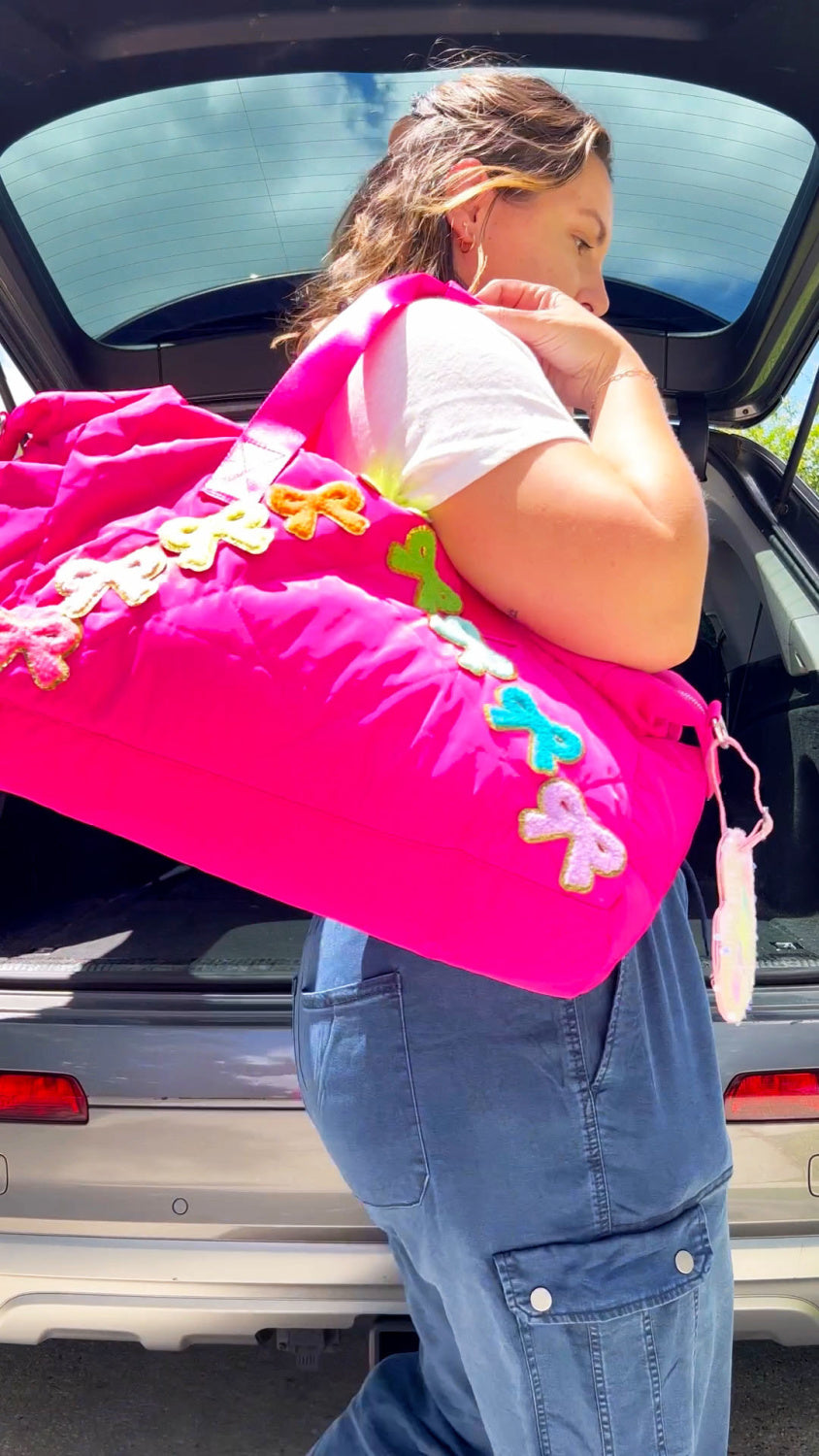 Custom weekend travel bag with Aleene’s Super Fabric Adhesive