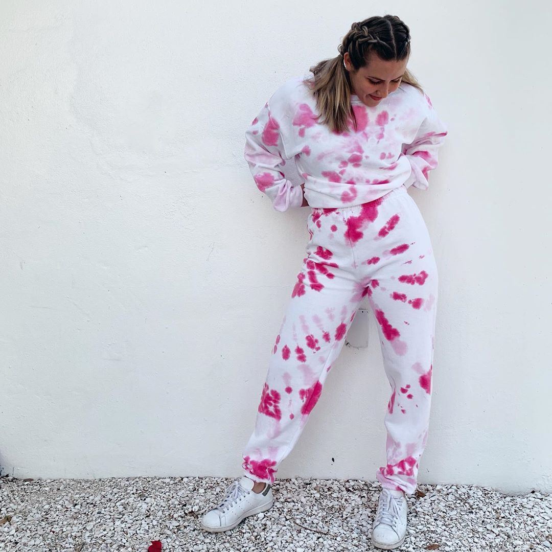 How to Tie Dye Sweatpants & Sweatshirts