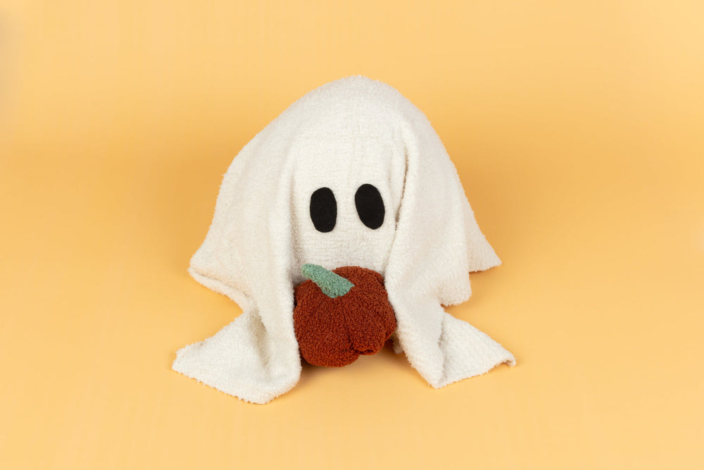 DIY No-Sew Ghost Pillow with Insta-Fuse Fabric Fusion
