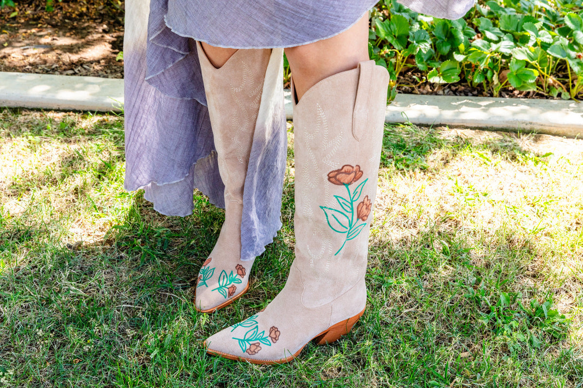 How to Design Custom Cowboy Boots with Tulip Fabric Markers
